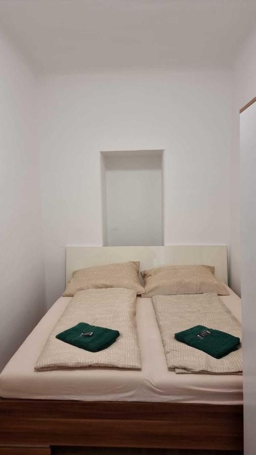 Premier Triple Room Mz Vienna Exterior photo